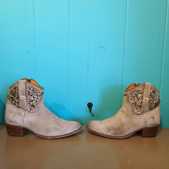 Frye Deborah Cut Stud Boot - Size 9 - Picture 3 of 6